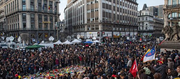 Ситуация в Брюсселе после серии взрывов в аэропорту и метро - Sputnik Узбекистан