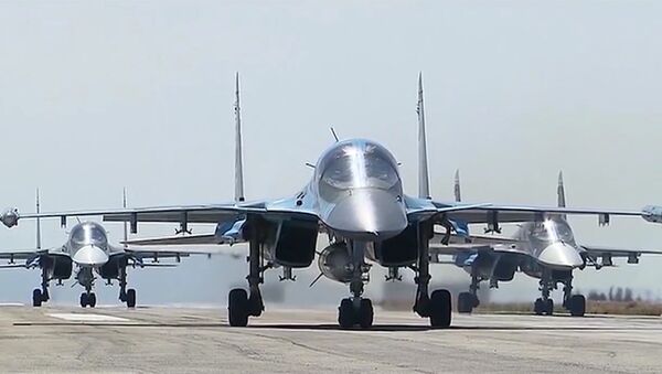 Вылет первой группы самолетов ВКС с авиабазы Хмеймим в пункты постоянного базирования на территории России - Sputnik Узбекистан