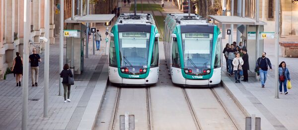 Барселонада замонавий трамвай Барселонада замонавий трамвай - Sputnik Ўзбекистон