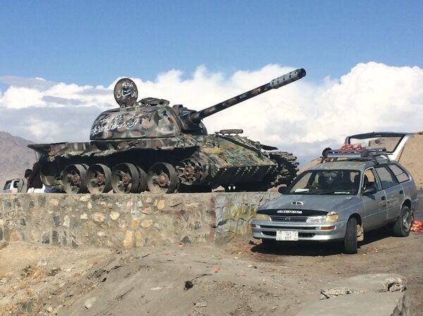 Советский танк как напоминание об Афганской войне 1979-1989 гг. Советский танк как напоминание об Афганской войне 1979-1989 гг. - Sputnik Узбекистан