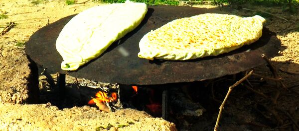 Рецепт карабахской кяты с зеленью - Sputnik Узбекистан