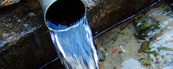 Источник пресной питьевой воды Источник пресной питьевой воды - Sputnik Ўзбекистон