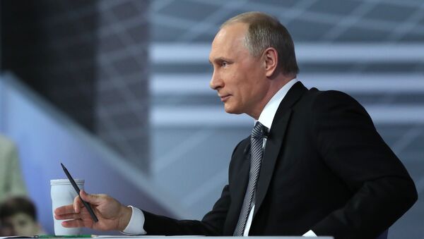 Прямая линия с президентом РФ В. Путиным - Sputnik Узбекистан