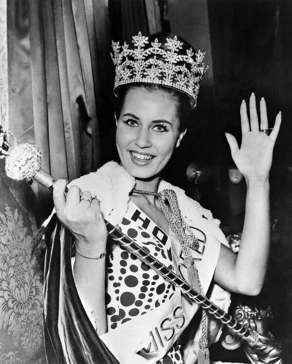 атарина Лоддерс из Голландии стала Мисс Мира в 1962 году. - Sputnik Узбекистан