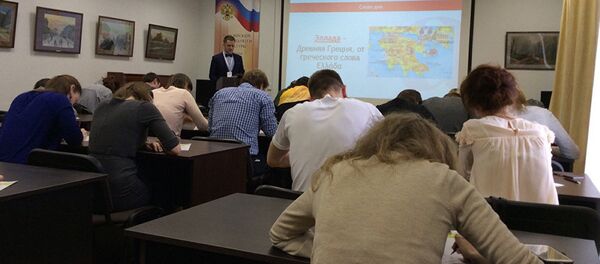 Тотальный диктант в Доме Москвы в Минске - Sputnik Узбекистан