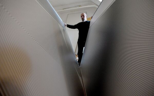 Владимир Цеслер признается, что теряет интерес к работе как только она завершена Владимир Цеслер признается, что теряет интерес к работе как только она завершена - Sputnik Узбекистан