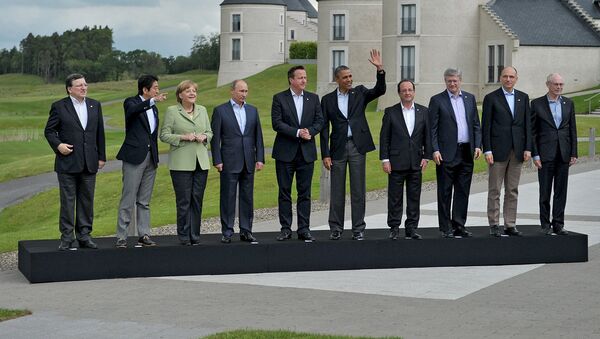 Церемония совместного фотографирования участников саммита G8 - Sputnik Узбекистан