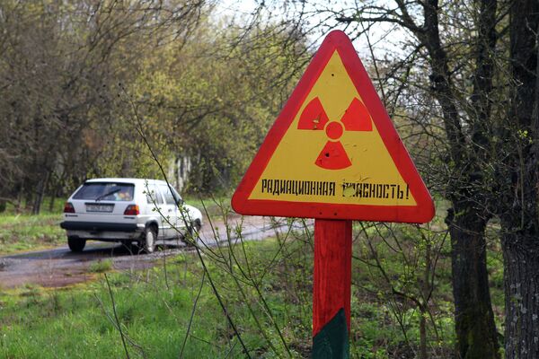 Dernovichi qishlog‘ida Chernobil halokati tufayli tashlab ketilgan uylarini egalari ko‘rishga keldi - Sputnik O‘zbekiston