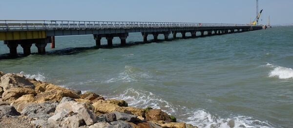 Подготовительные работы перед строительством Керченского моста в Тамани - Sputnik Узбекистан