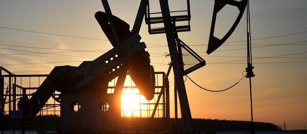 Нефтяные станки-качалки Нефтяные станки-качалки - Sputnik Ўзбекистон