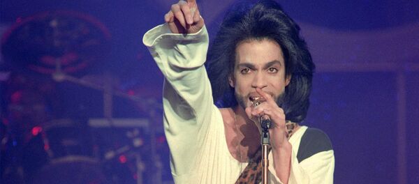 Легендарный американский певец Prince Легендарный американский певец Prince - Sputnik Узбекистан