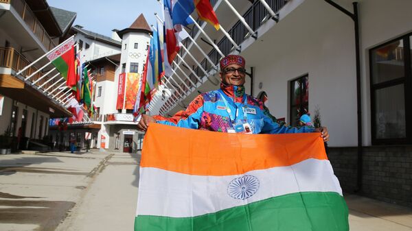 Поднятие флага Индии в Горной Олимпийской деревне - Sputnik Узбекистан
