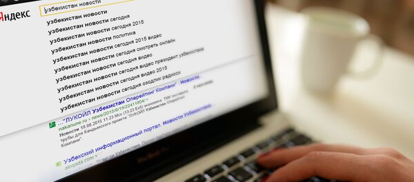 Пользователь за ноутбуком - Sputnik Узбекистан