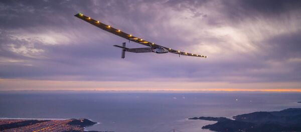 Solar Impulse 2 завершил перелет через Тихий океан Solar Impulse 2 завершил перелет через Тихий океан - Sputnik Узбекистан