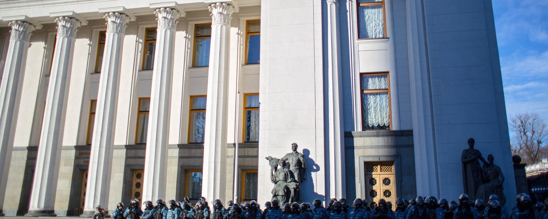 Zdanie Verxovnoy Radi v Kiyeve. - Sputnik O‘zbekiston, 1920, 25.03.2026