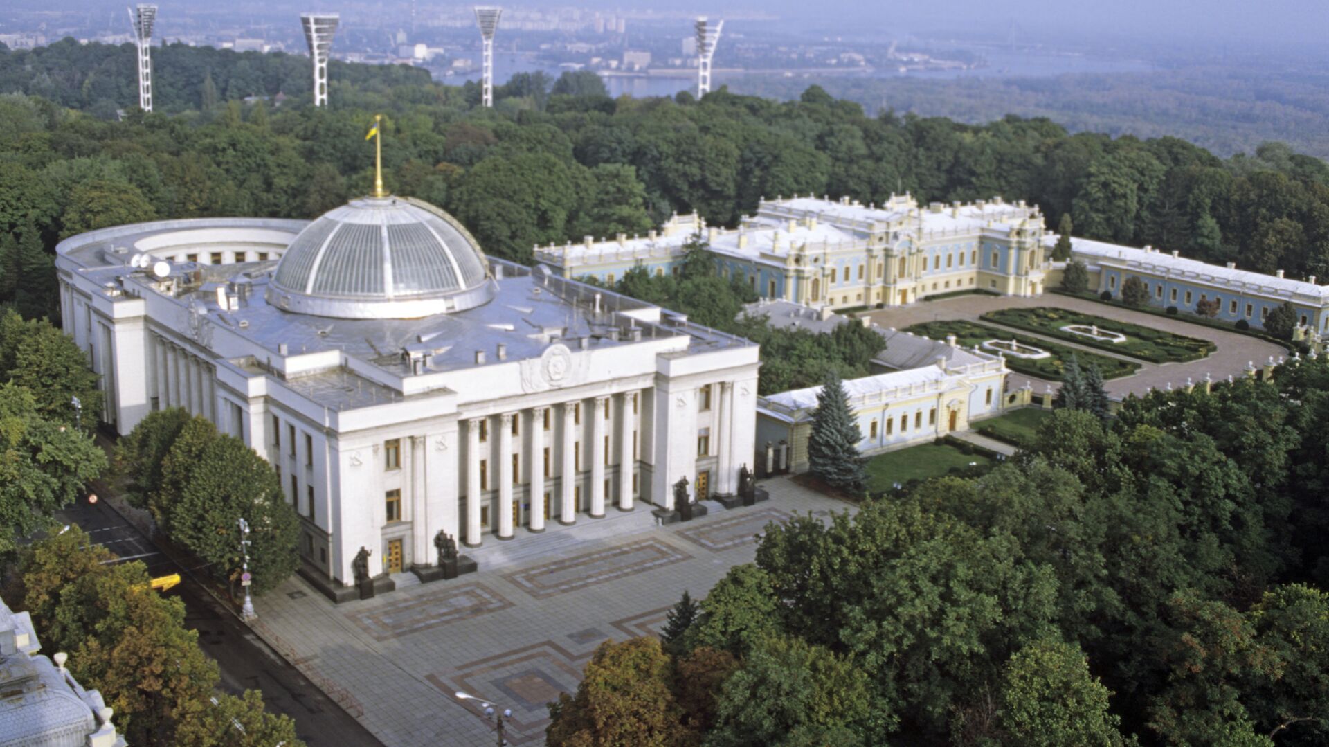 Здание украинского парламента и Мариинский дворец - Sputnik Узбекистан, 1920, 13.02.2022