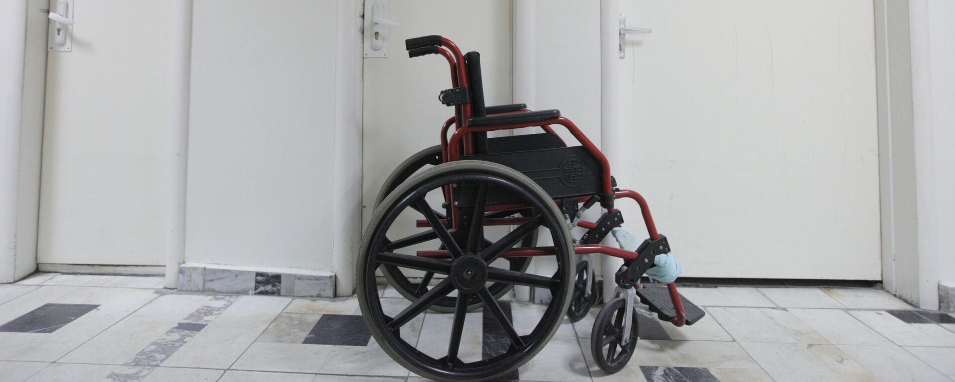 Инвалидная коляска - Sputnik Узбекистан, 1920, 23.08.2019