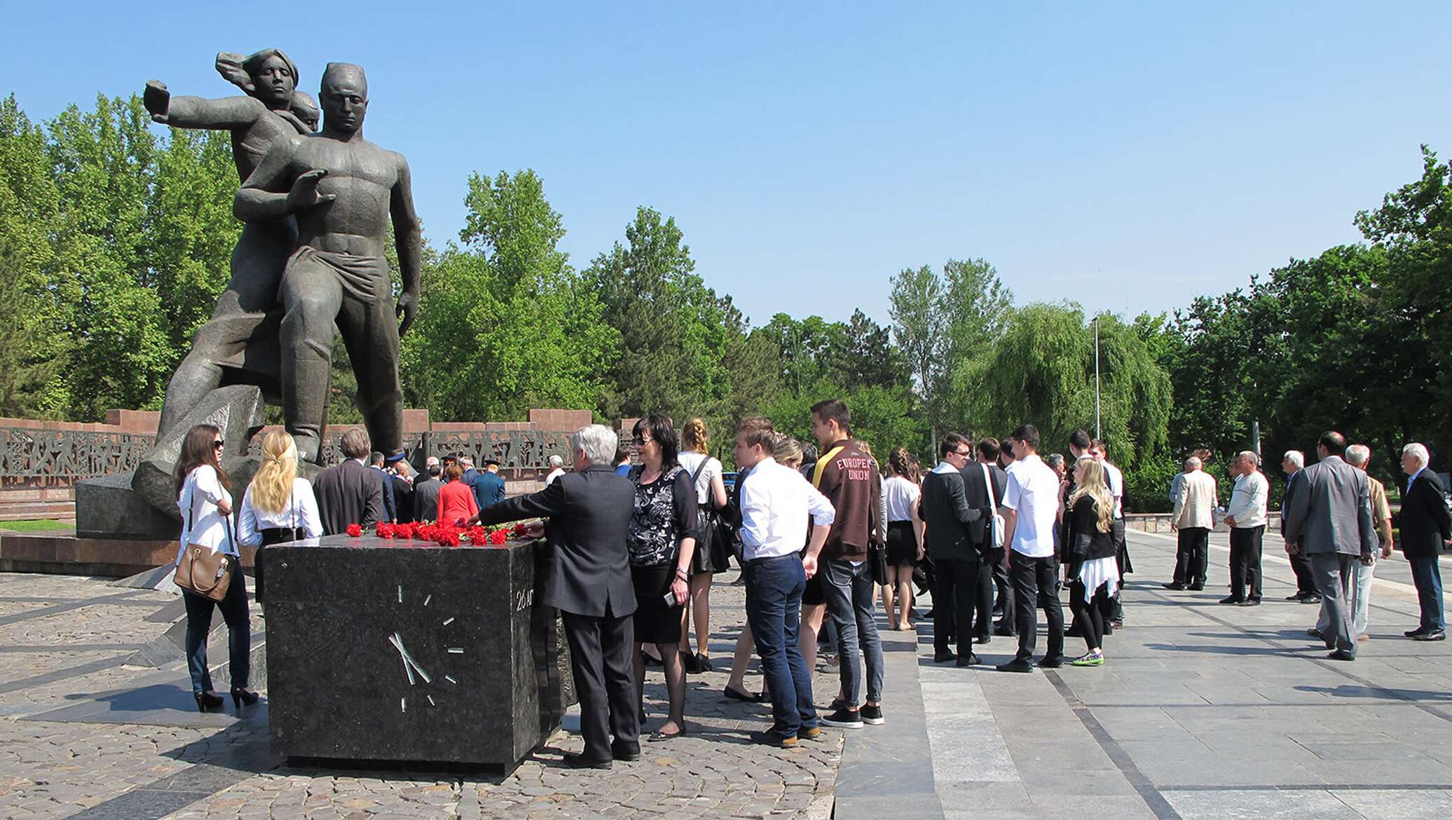 мемориальный комплекс мужество ташкент 1966. монумент мужество брест беларусь. памятник мужества. памятник мужества. памятник мужества в ташкенте.