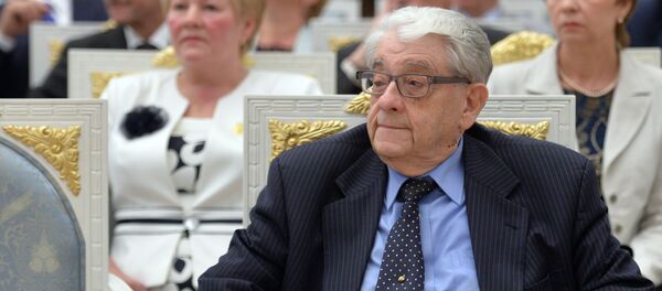 Валентин Зорин во время церемонии вручения государственных наград в Кремле Валентин Зорин во время церемонии вручения государственных наград в Кремле - Sputnik Узбекистан