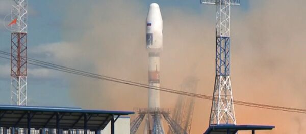 Кадры первого запуска ракеты со спутниками с космодрома Восточный - Sputnik Узбекистан