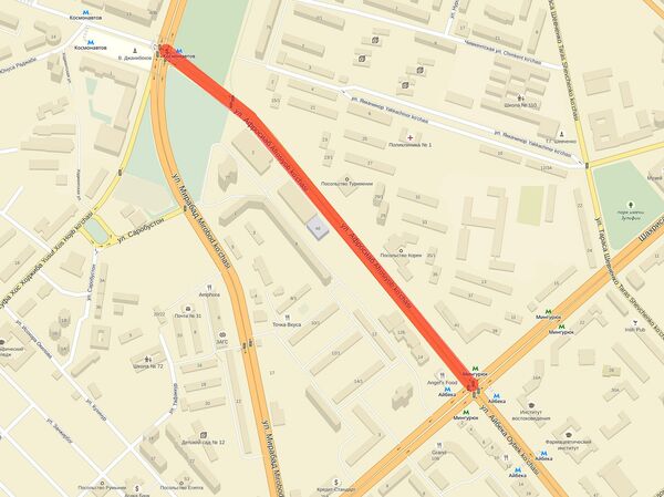 Перекрыт участок дороги, ведущей от здания МВД до метро «Ойбек» — строители укладывают на проезжую часть новый асфальт Перекрыт участок дороги, ведущей от здания МВД до метро «Ойбек» — строители укладывают на проезжую часть новый асфальт - Sputnik Узбекистан