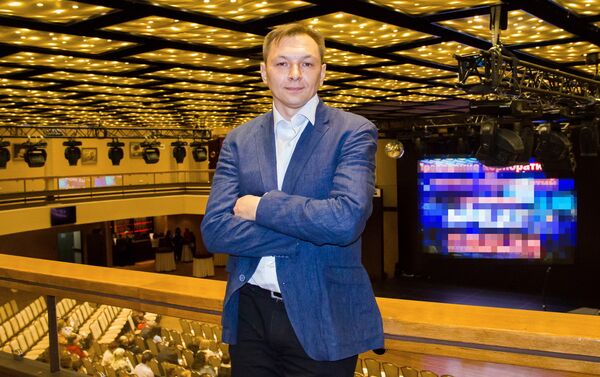 Режиссер фильма Близко к сердцу Денис Красильников Режиссер фильма Близко к сердцу Денис Красильников - Sputnik Узбекистан