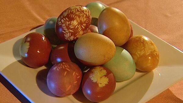 Как покрасить яйца на Пасху - четыре способа от профессионала - Sputnik Узбекистан