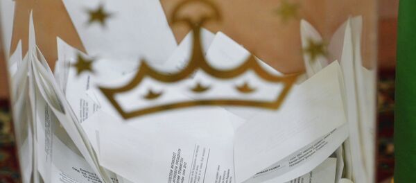 Урна для голосования на одном из избирательных участков в Таджикистане. Архивное фото - Sputnik Узбекистан