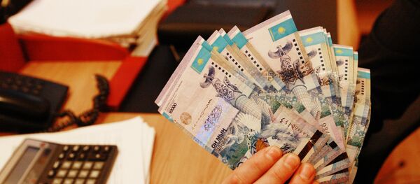 Казахстан ввел плавающий курс национальной валюты - Sputnik Узбекистан