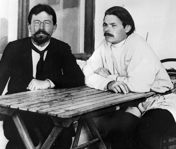 Антон Павлович Чехов и Максим Горький. Репродукция Антон Павлович Чехов и Максим Горький. Репродукция - Sputnik Узбекистан