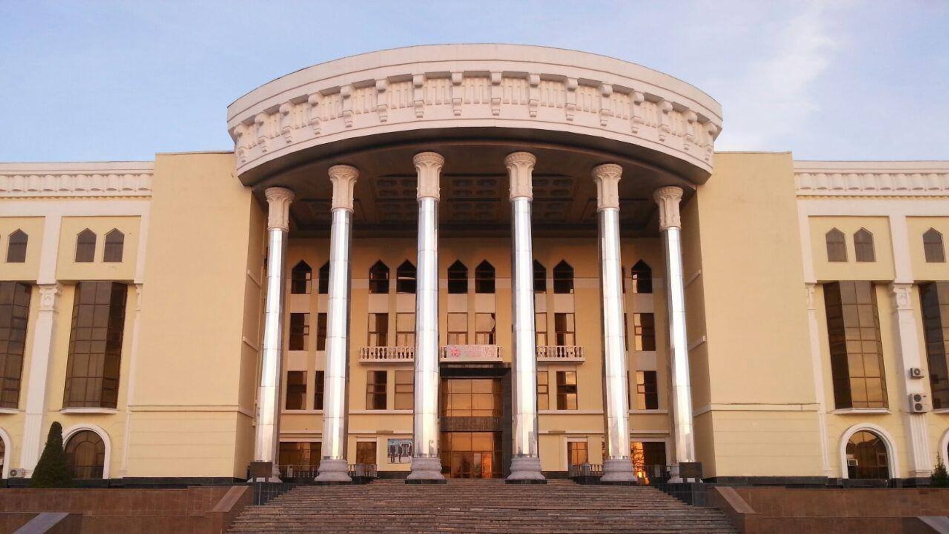 Государственная консерватория Узбекистана - Sputnik Узбекистан, 1920, 27.10.2021