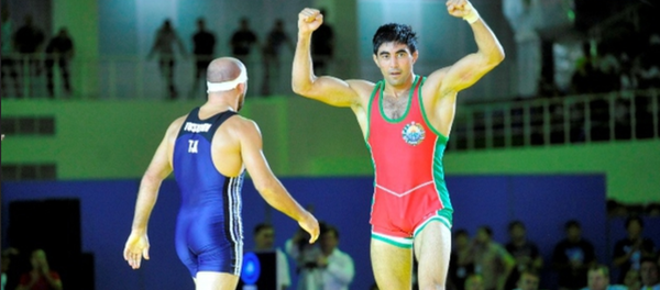 Узбекский борец Бекзод Абдурахманов на турнире в Стамбуле - Sputnik Узбекистан