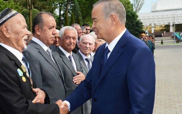 Президент Узбекистана Ислам Каримов на торжествах, посвященных Дню памяти и почестей - Sputnik Узбекистан