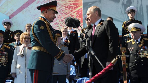 Президент России Владимир Путин и министр обороны РФ Сергей Шойгу - Sputnik Узбекистан