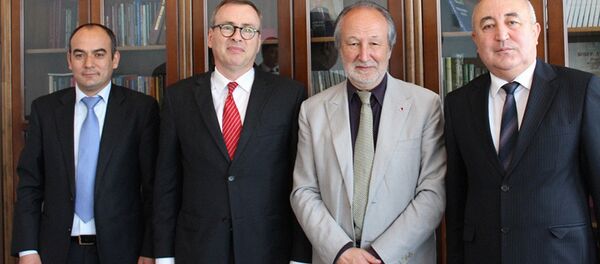 Визит Председателя Фонда Альянс Франсез Жерома Клемана Визит Председателя Фонда Альянс Франсез Жерома Клемана - Sputnik Узбекистан