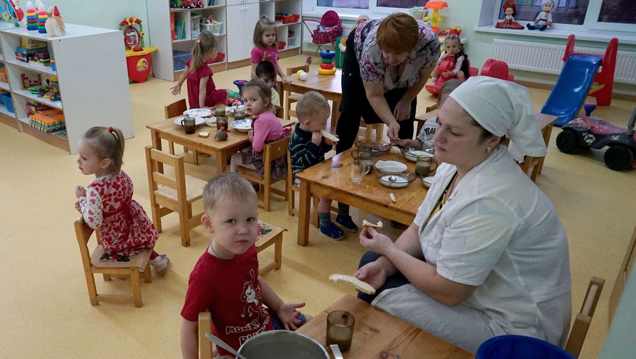 Помощник воспитателя в частный детский сад