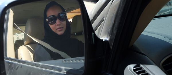 В Саудовской Аравии женщины борются за право водить машину - Sputnik Узбекистан