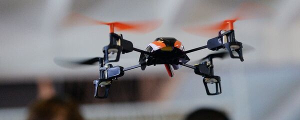 Учувчисиз парвоз қурилмаси намойиши Учувчисиз парвоз қурилмаси намойиши - Sputnik Ўзбекистон