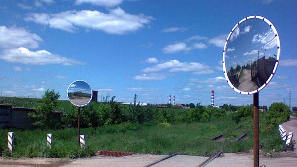 Сферические зеркала на жд перезде - Sputnik Узбекистан