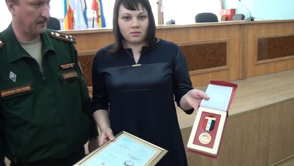Медаль Вооруженных Сил Сирии вручена вдове российского матроса - Sputnik Узбекистан