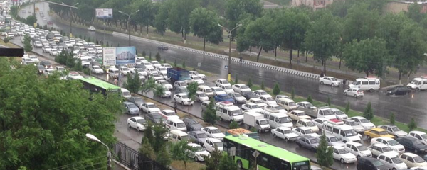 Toshkent ko‘chalarida tirband - Sputnik O‘zbekiston