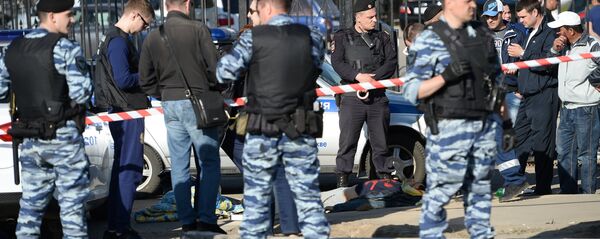 Массовая драка на Хованском кладбище в Москве Массовая драка на Хованском кладбище в Москве - Sputnik Ўзбекистон