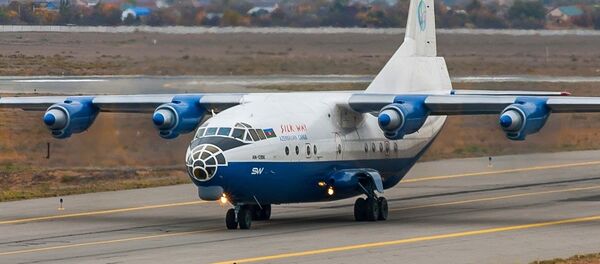 Самолет авиакомпании SilkWay Самолет авиакомпании SilkWay - Sputnik Узбекистан