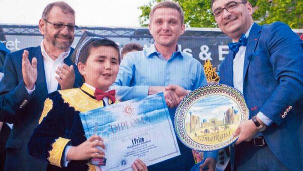 Восьмилетний музыкант из Самарканда победил на конкурсе в Испании - Sputnik Узбекистан