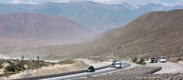 Капитальная реконструкция автодороги Бишкек-Нарын-Торугарт - Sputnik Узбекистан