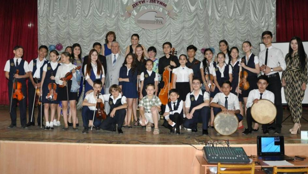 Благотворительный концерт Дети-детям - Sputnik Узбекистан