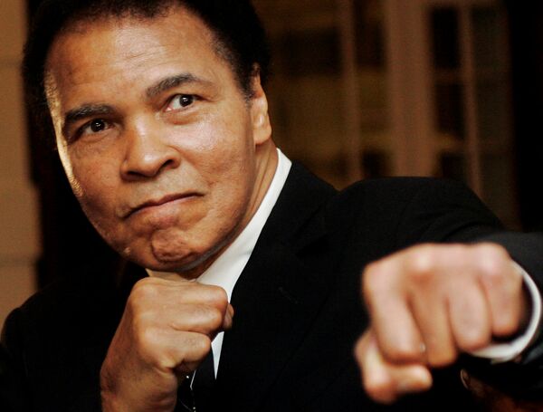 Легендарный боксер Мохаммед Али скончался в США - Sputnik Узбекистан