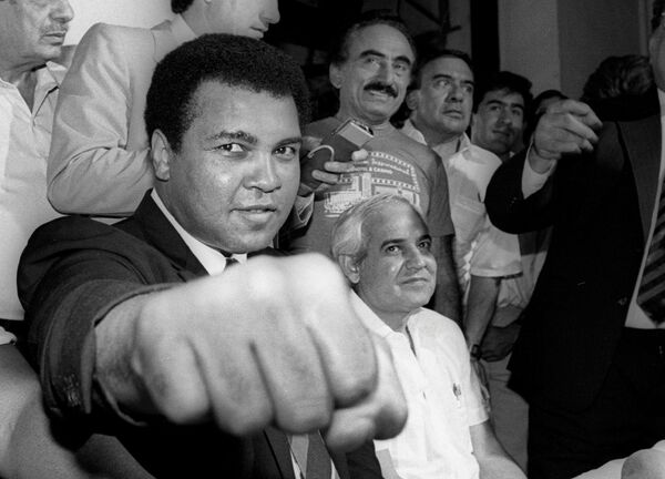 Скончался легендарный боксер Мохаммед Али - Sputnik Узбекистан