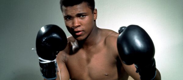 Скончался легендарный боксер Мохаммед Али Скончался легендарный боксер Мохаммед Али - Sputnik Узбекистан