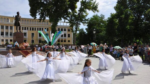 День русского языка в День рождения А.С.Пушкина - торжественное мероприятие в Ташкенте - Sputnik Узбекистан